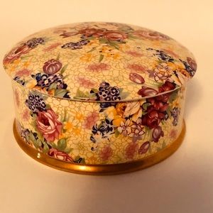 Vintage Powder Box - “Grimwades” China by Royal Winton. Welbeck pattern.